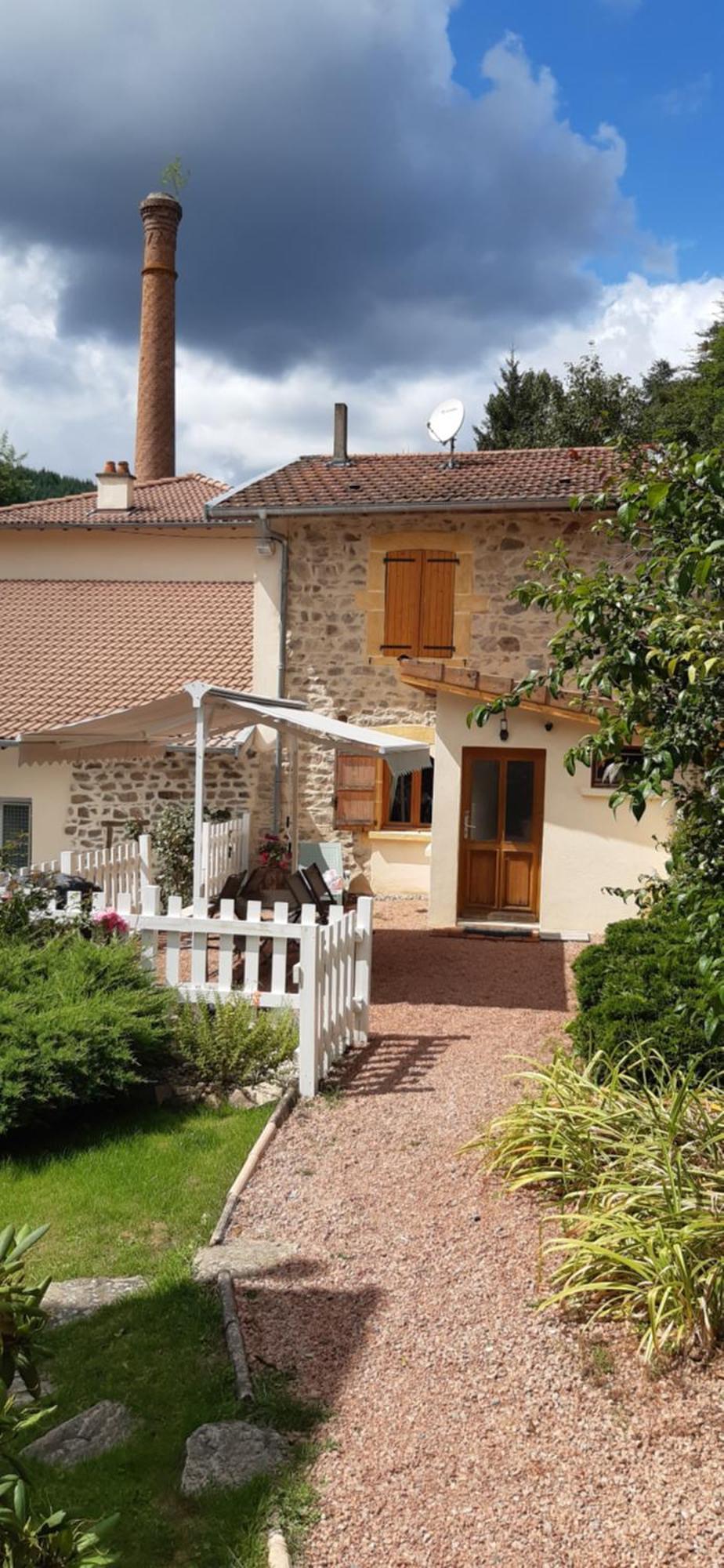 Joli Gite Rural Dans Un Havre De Paix Saint-Bonnet-le-Troncy Eksteriør bilde